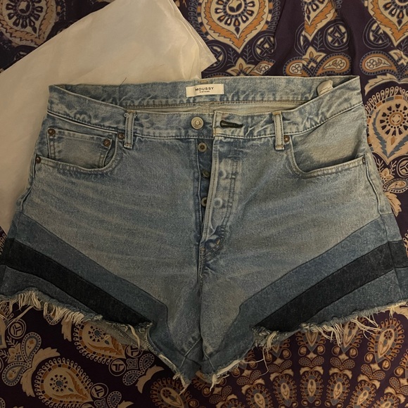 Moussy vintage shorts!! Style is gratiot! They are brand new! - Picture 2 of 11